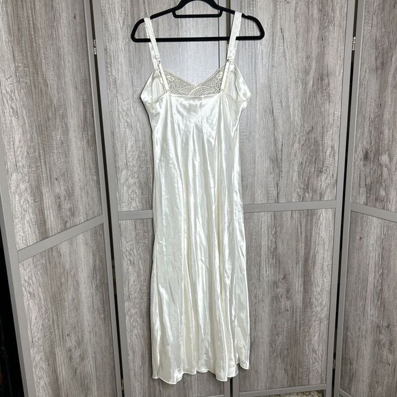 VTG VS Victoria’s Secret Gold Label White Lace Silk Long Slip Slit Size M NEW - Picture 6 of 9